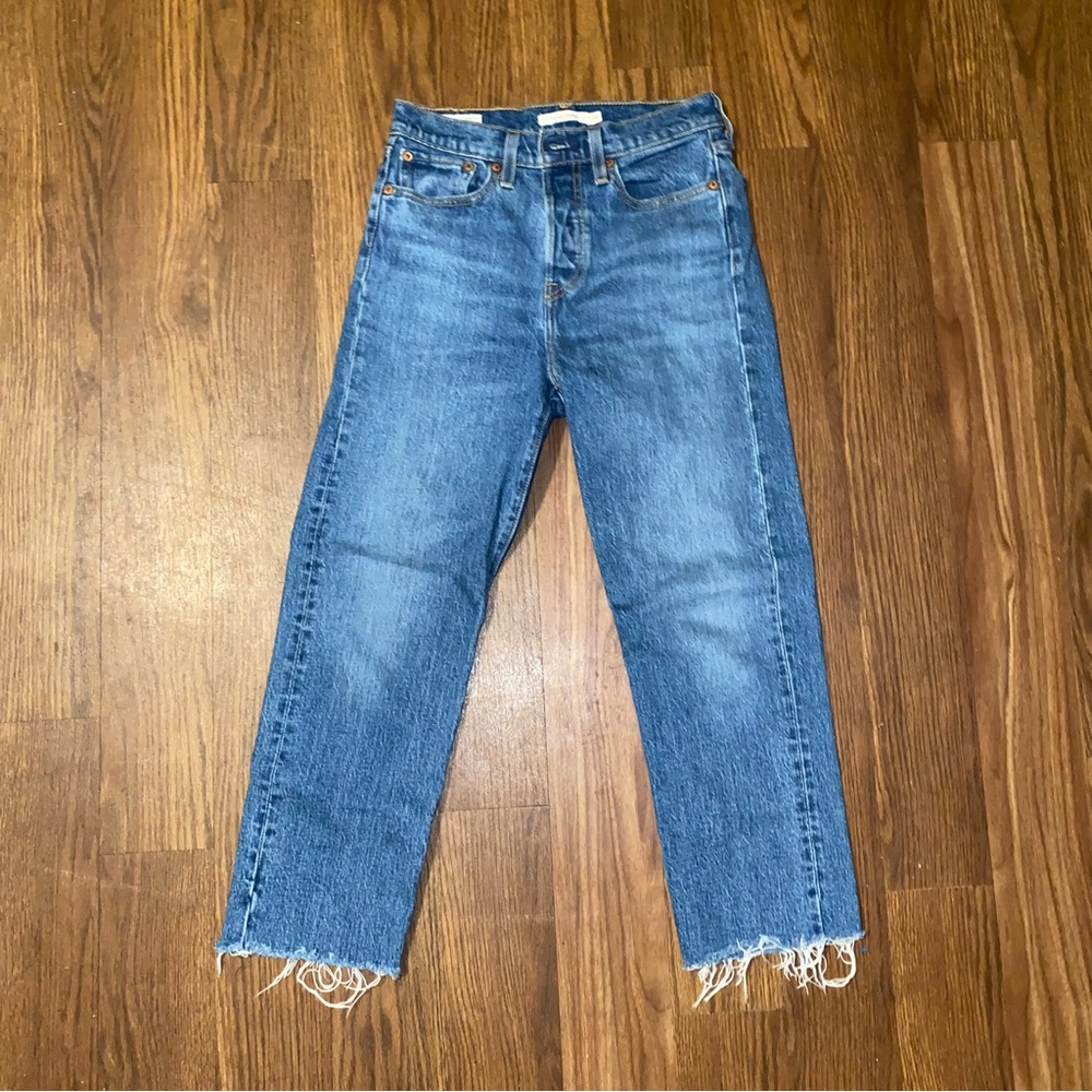 Levis Wedgie crop jeans size 25